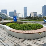 深圳前海G10跨街公園玻璃鋼竹木飾面景觀花池坐凳