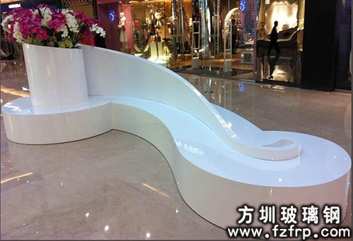 玻璃鋼休閑椅商場(chǎng)展示圖