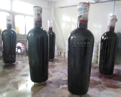 湖北酒莊仿真玻璃鋼紅酒瓶雕塑工廠生產(chǎn)圖