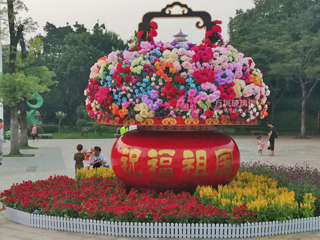 玻璃鋼花盆雕塑