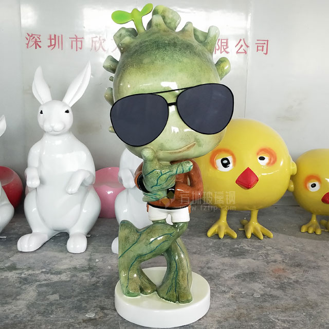 玻璃鋼樹(shù)人創(chuàng)意雕塑打造云南麗江古城特色小品