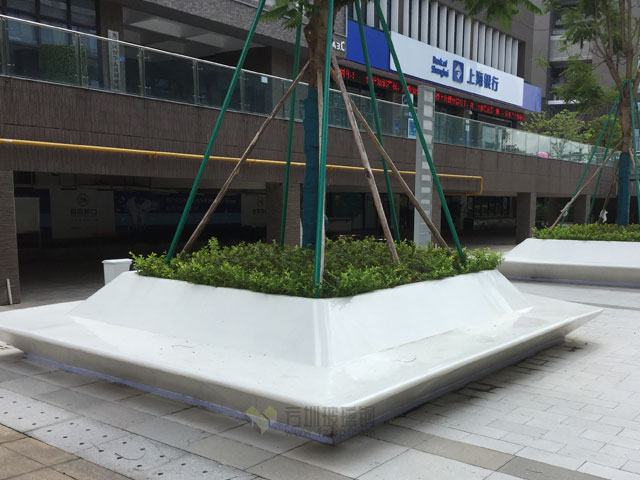 廣東商業(yè)街玻璃鋼樹池座椅戶外休閑真實(shí)用