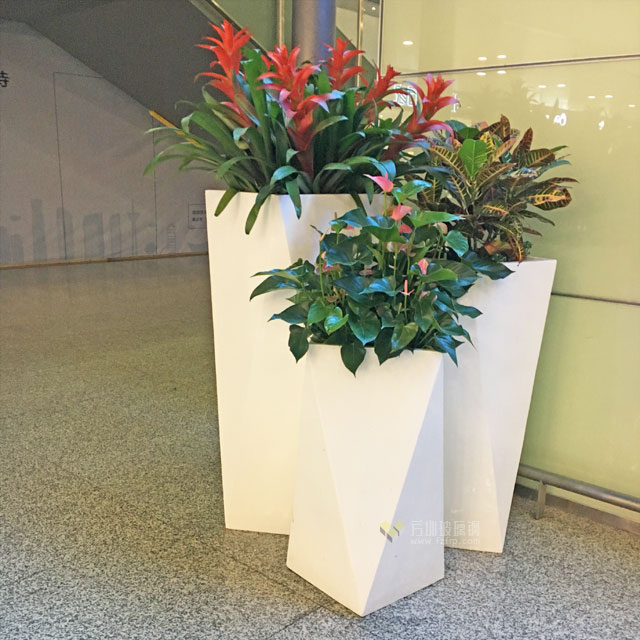 四川中海國際玻璃鋼組合花瓶切面藝術(shù)造型