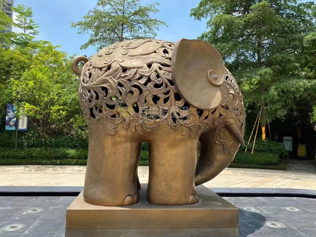 深圳玻璃鋼大象雕塑鏤空花紋園林地產(chǎn)水景抽象雕塑