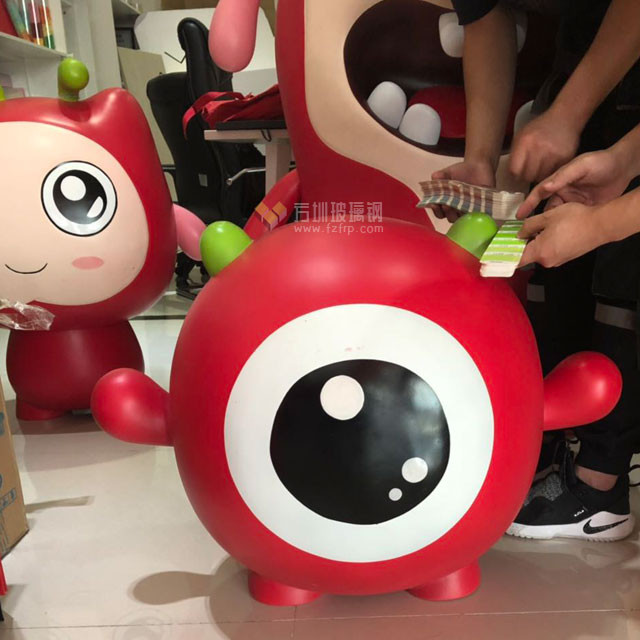深圳美術(shù)教育品牌卡通IP形象玻璃鋼雕塑定制