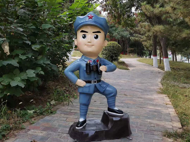 玻璃鋼卡通八路軍戰(zhàn)士人物雕塑造型