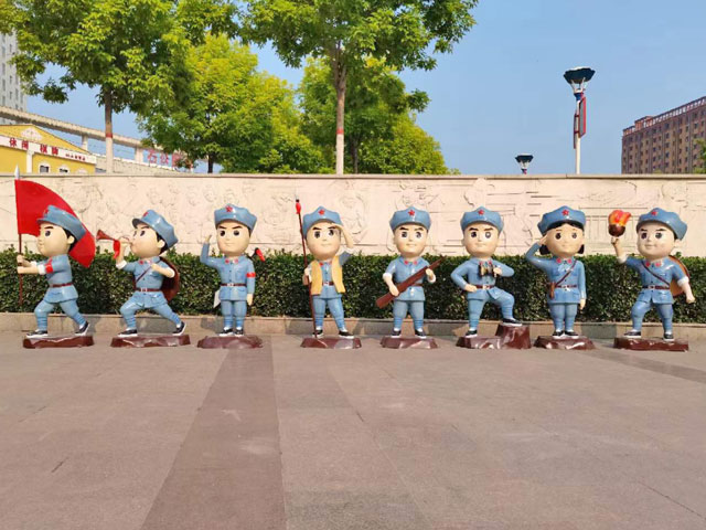 玻璃鋼卡通八路軍戰(zhàn)士人物雕塑造型
