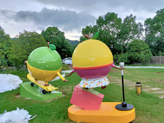 浙江農旅樂園玻璃鋼卡通梨子IP公仔形象雕塑