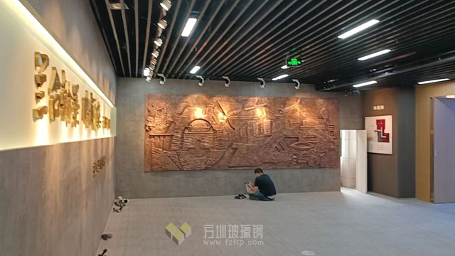 深圳檔案館展廳玻璃鋼海防圖浮雕文化墻再現(xiàn)紅色記憶