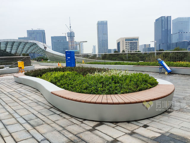 園林景觀大型玻璃鋼種植池坐凳鋼結(jié)構(gòu)工程