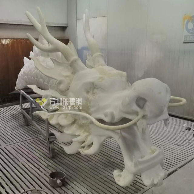 廣州企業(yè)慶典背景墻玻璃鋼龍頭龍尾雕塑