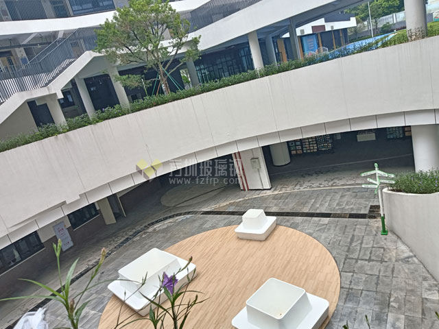 深圳校園玻璃鋼樹池座椅休憩乘坐綠化景觀
