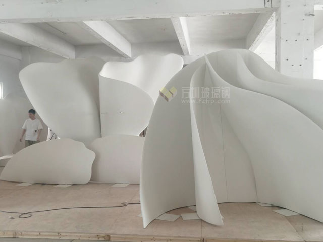 玻璃鋼花瓣裝置造型裝飾深圳時尚品牌創(chuàng)意展廳