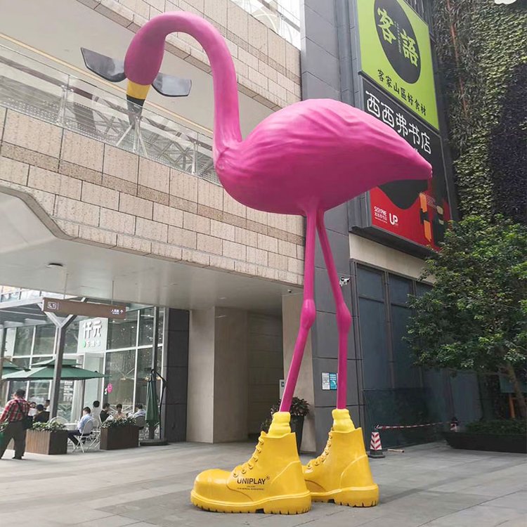 商業(yè)廣場(chǎng)大型火烈鳥(niǎo)雕塑