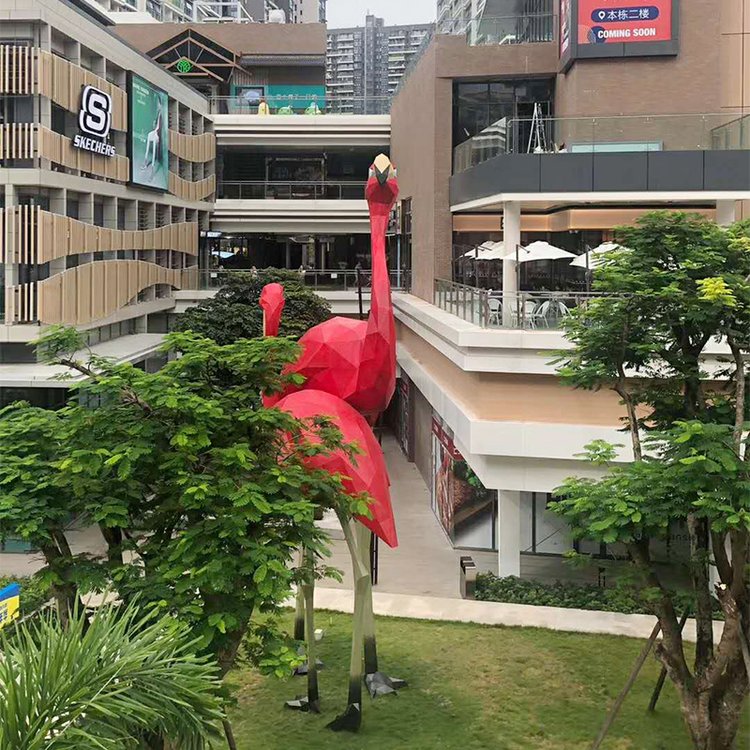 商業(yè)廣場(chǎng)大型火烈鳥(niǎo)雕塑