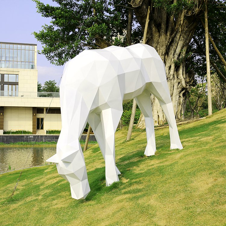 園林景觀玻璃鋼切面馬雕塑