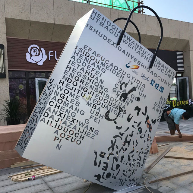 不銹鋼異形雕塑施工制作