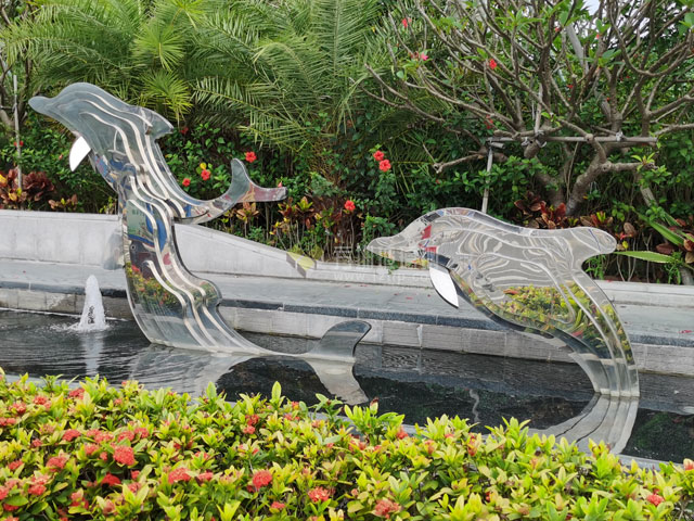 小區(qū)不銹鋼水景雕塑