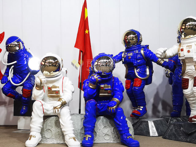 玻璃鋼太空人物雕塑