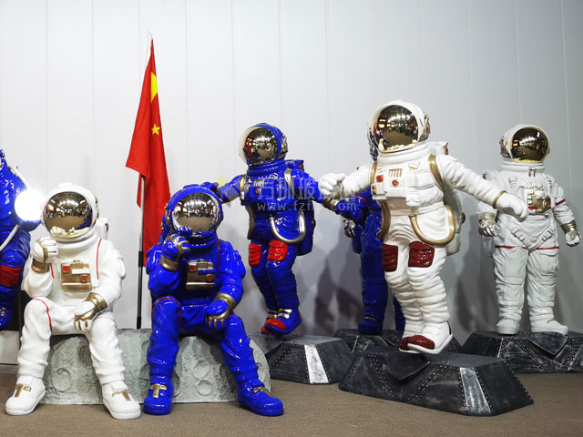 玻璃鋼太空人物雕塑